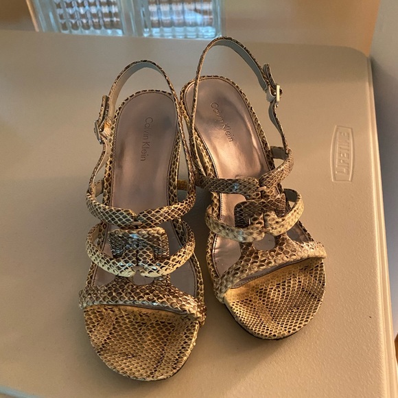 Calvin Klein sandals, snake print, size 6 - Picture 2 of 6